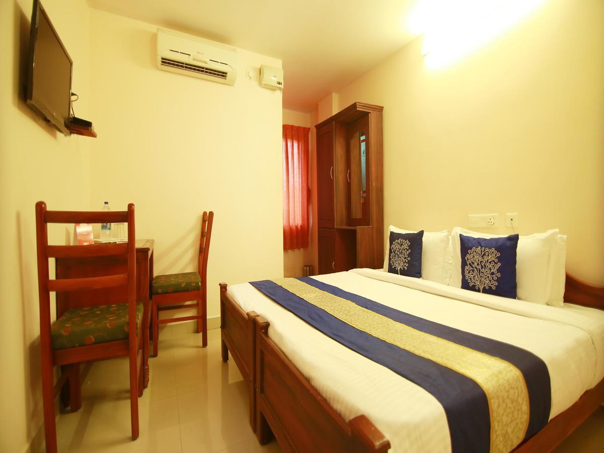 Oyo 4824 Hotel Star Kochi Exterior photo
