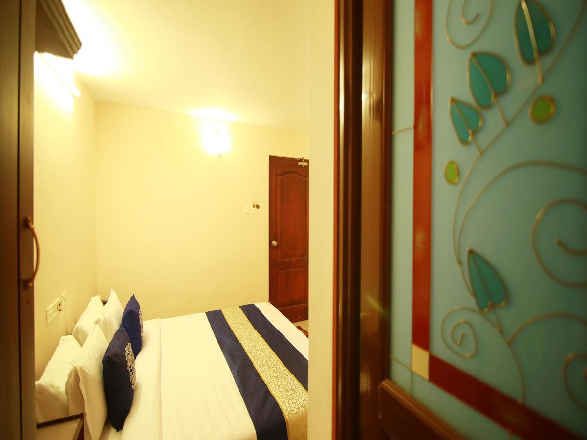 Oyo 4824 Hotel Star Kochi Exterior photo